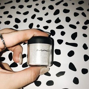 MAC GLITTER PIGMENT